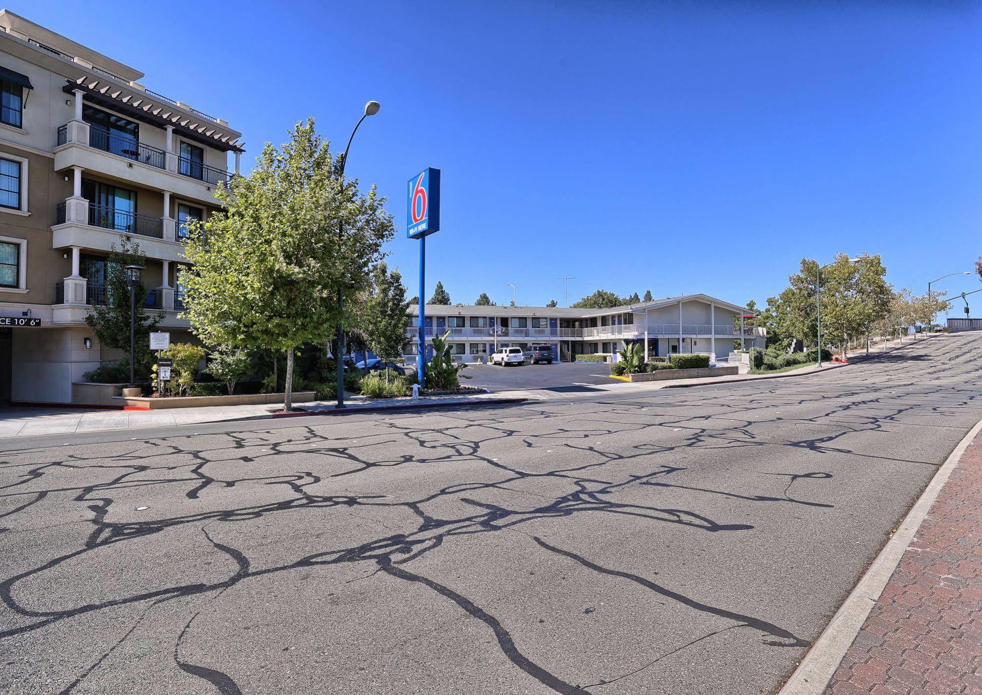 Park Inn By Radisson Walnut Creek Exterior photo