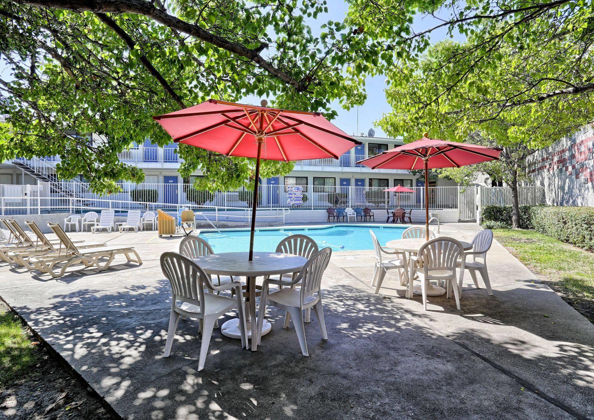Park Inn By Radisson Walnut Creek Exterior photo