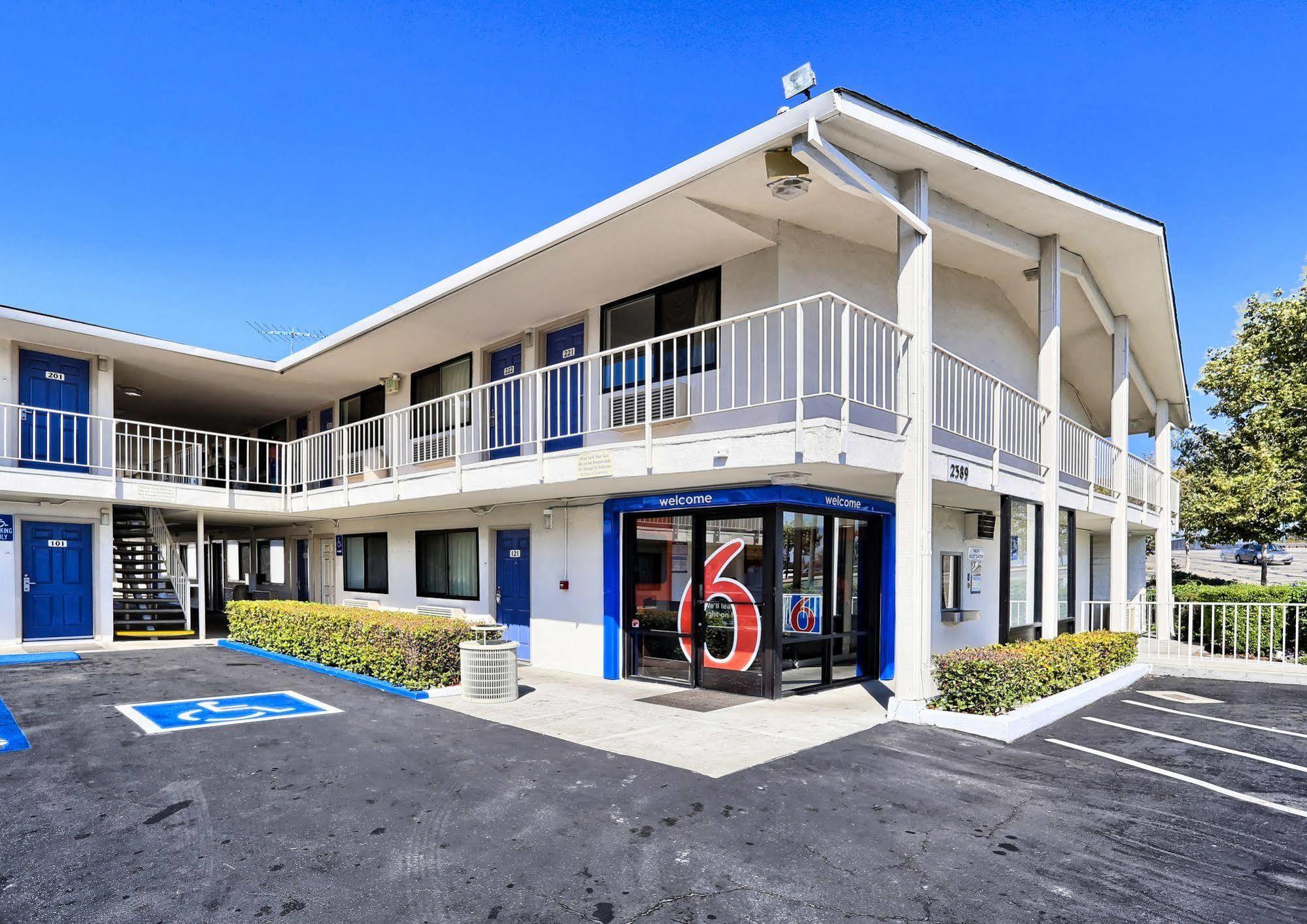 Park Inn By Radisson Walnut Creek Exterior photo