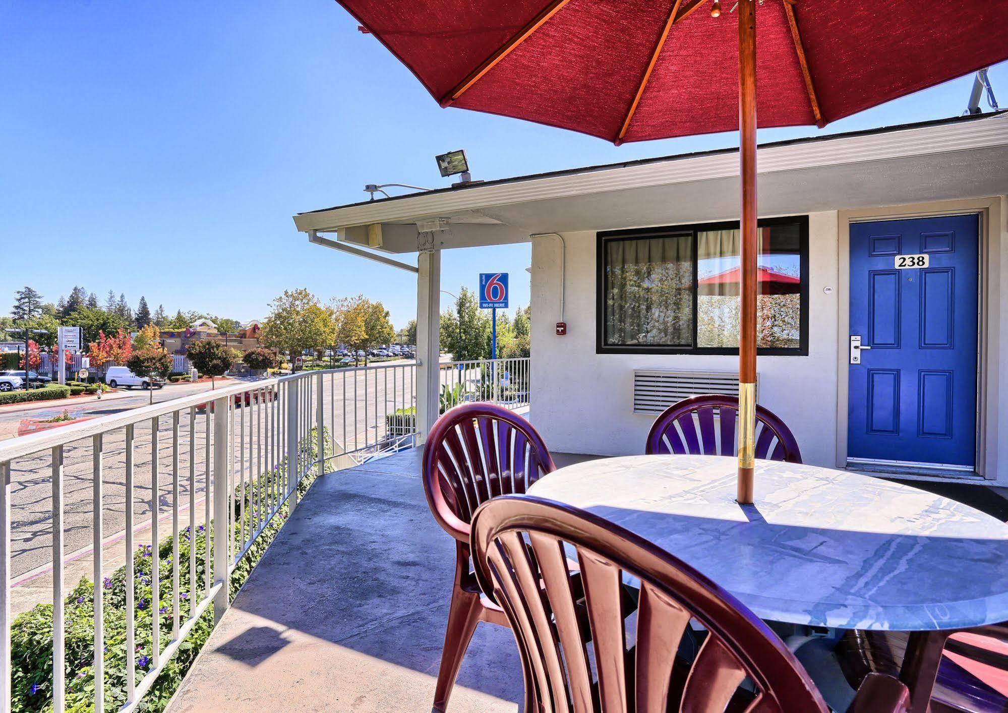 Park Inn By Radisson Walnut Creek Exterior photo